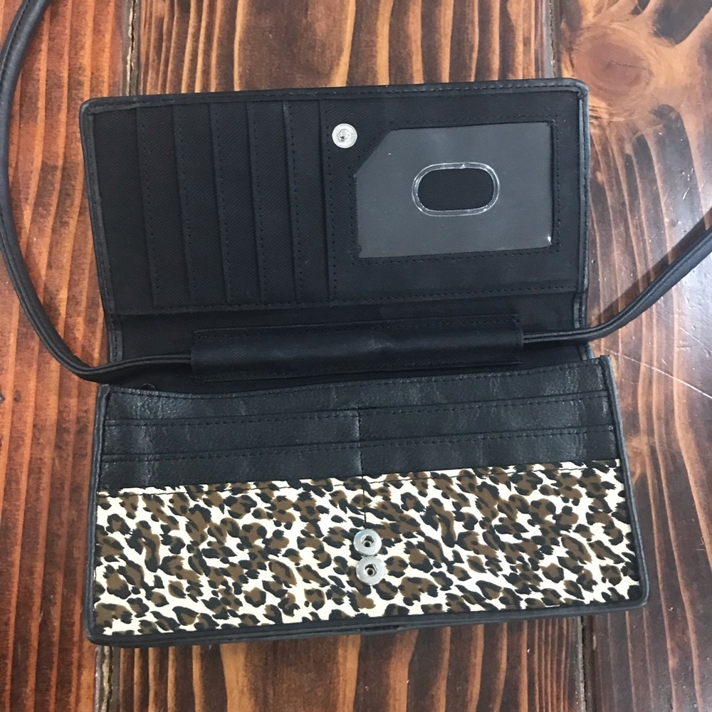 🌼 Leopard Crossbody purse 🌼5/$15🌼 - Picture 4 of 5